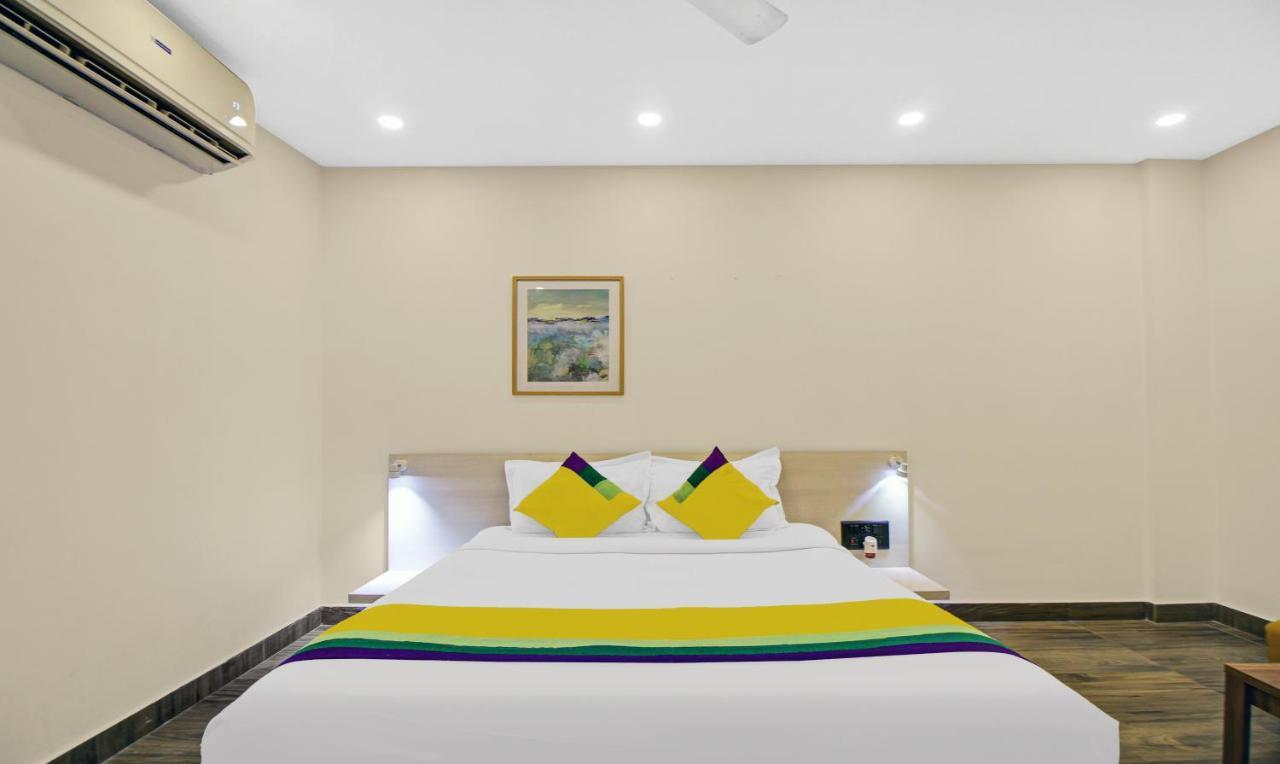 Itsy Hotels Transit Express Калькутта Экстерьер фото